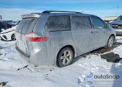 2017 Toyota Sienna Le 8 Passenger из США, поврежденный, VIN 5TDKZ3DC2HS845820